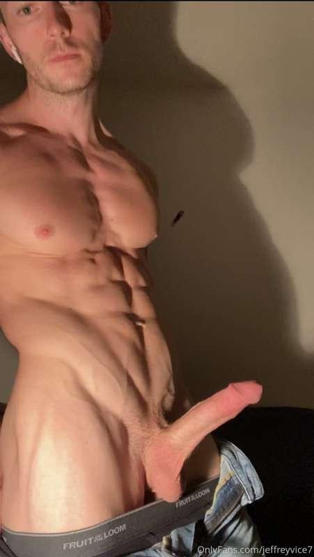 My eyes are up here😈