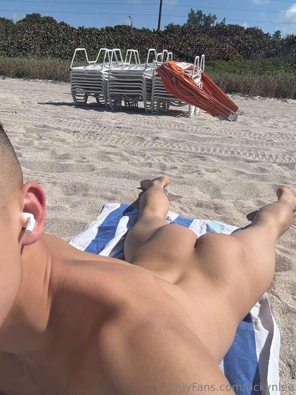 No tan lines for me!🤣