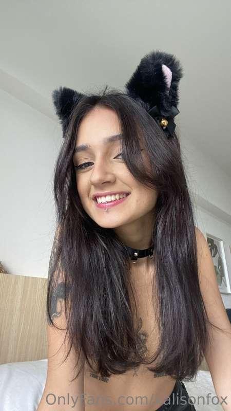 Happy Tuesday 😍 want to start the day with me wet? DM ME 💦😋