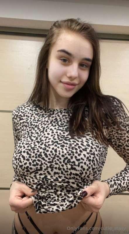 # 💖FREE SUBSCRIPTION ONLY TODAY @emily_4u💖
She's so kinky fo..