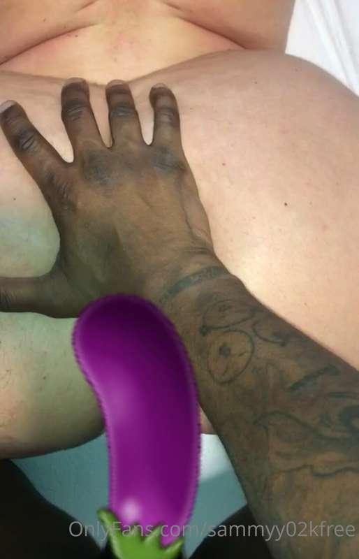 Cum ON or IN me? What would you do? Watch these two hot bg r..