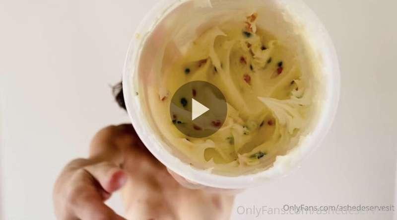 just a lil preview of that frosting video mmMmm