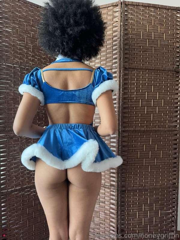 I’m not gunna say I have a perfectly shaped ass because that..