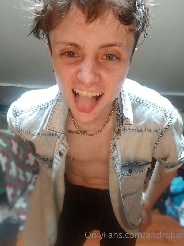 Would anyone let me put this tongue to good use?