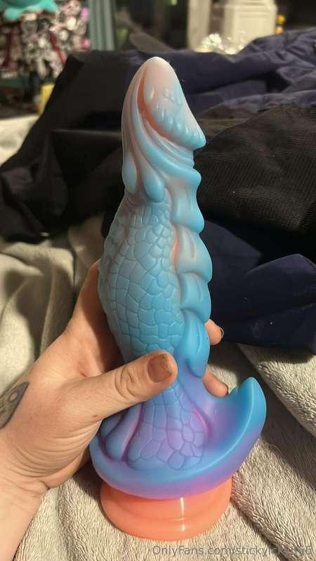 ***New Toy!!*** Who wants to watch me use this monster cock?..