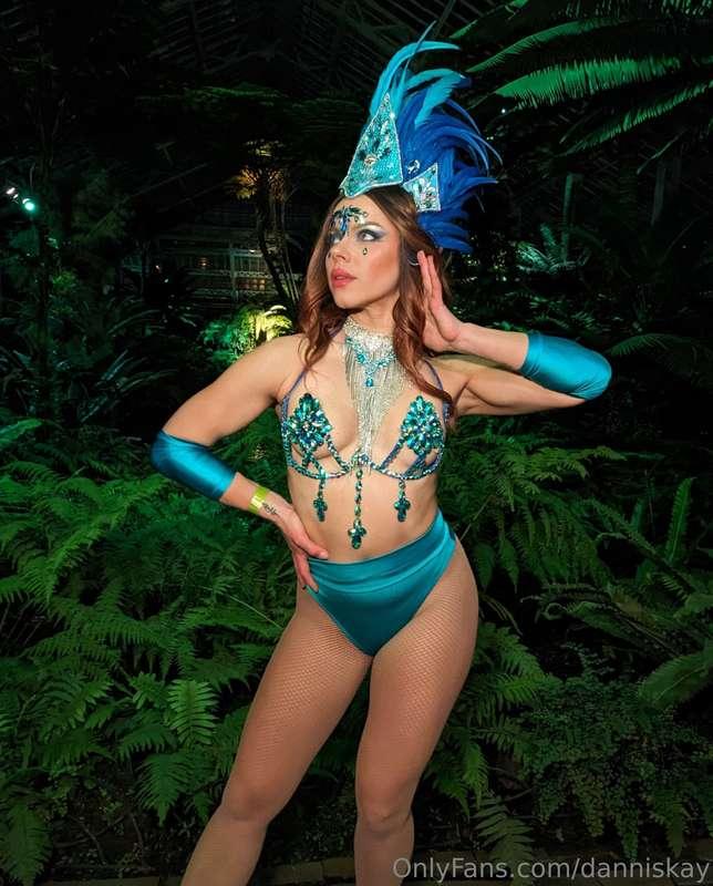 🌿🦚🌿  New first of month, new beginnings. Happy green month. ..