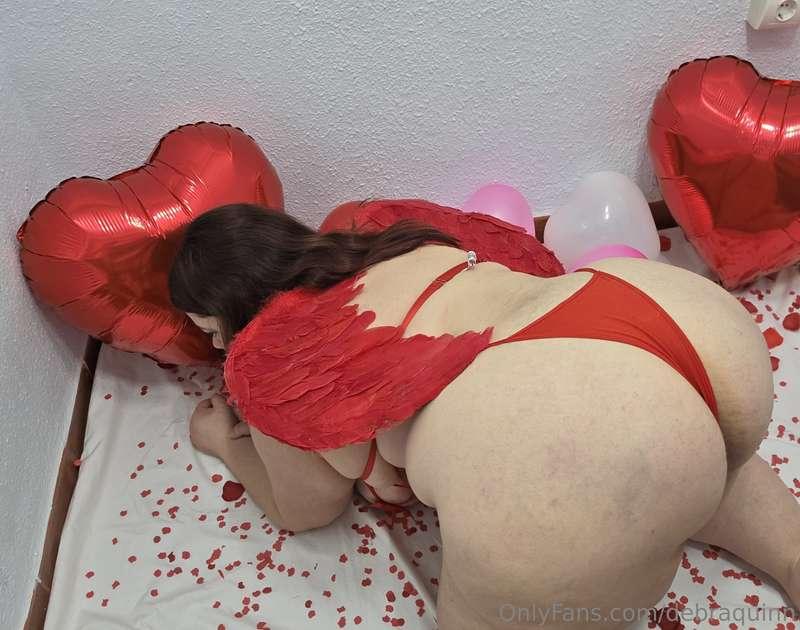 Cupido quiere que te la folles a 4 patas 🥴