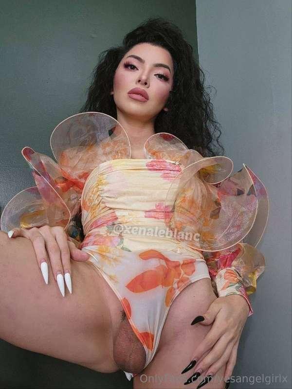 ## My girlfriend @xena4free  💝 has the BEST vids! 🤤 I love h..
