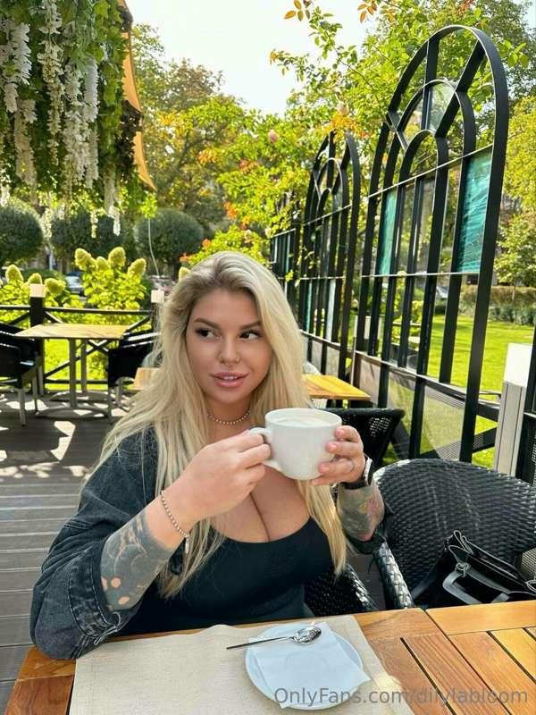 When your coffee is hot and your smile is even hotter! ☕😁