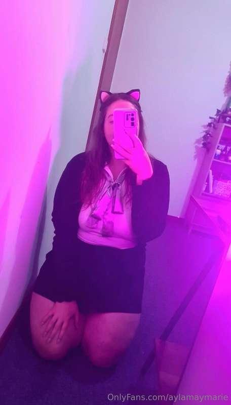 Need to find some cute cosplay outfits ASAP 😼