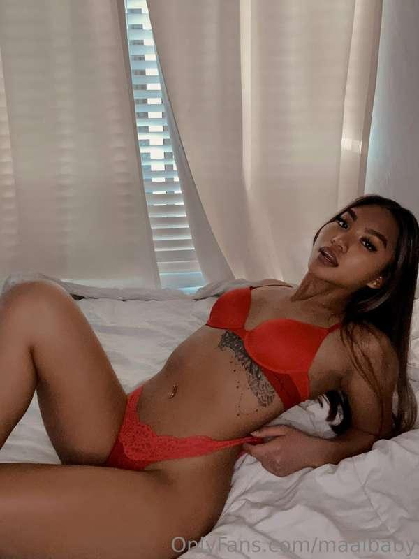 Playing with my pussy until I making myself squirt 😜💦
•
•
9m..