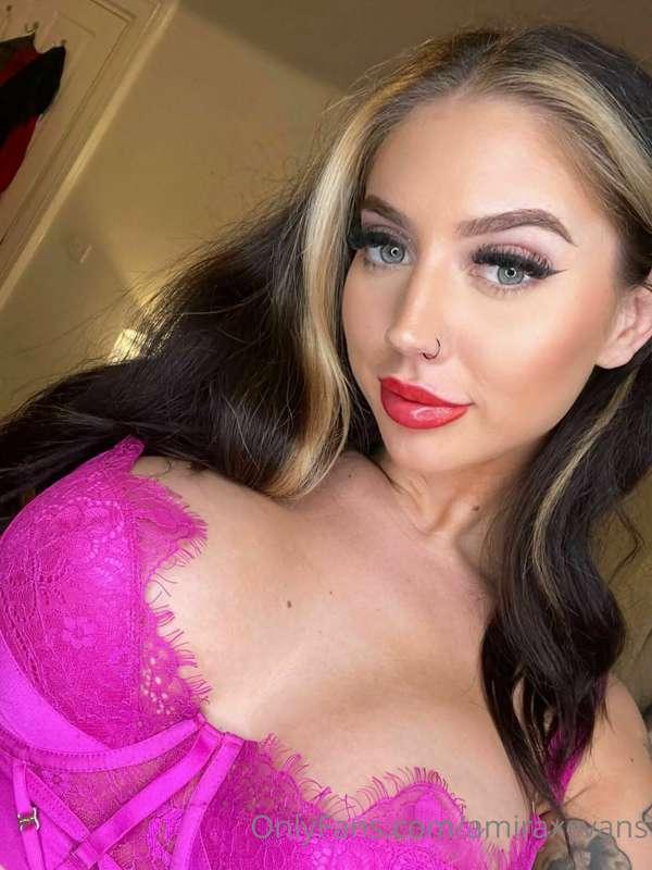 do you think this lipstick will stay on my lips? i bet not h..