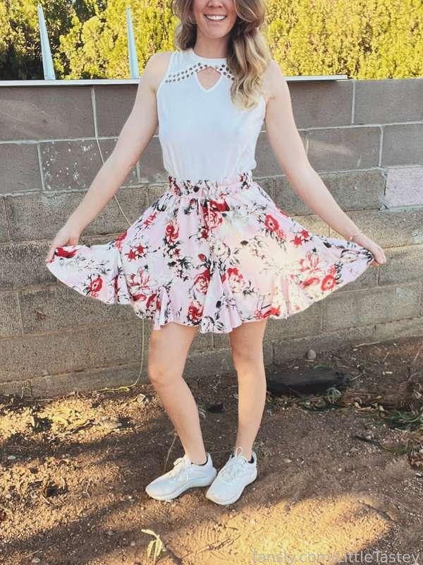 The panties go perfectly with this skirt 😚