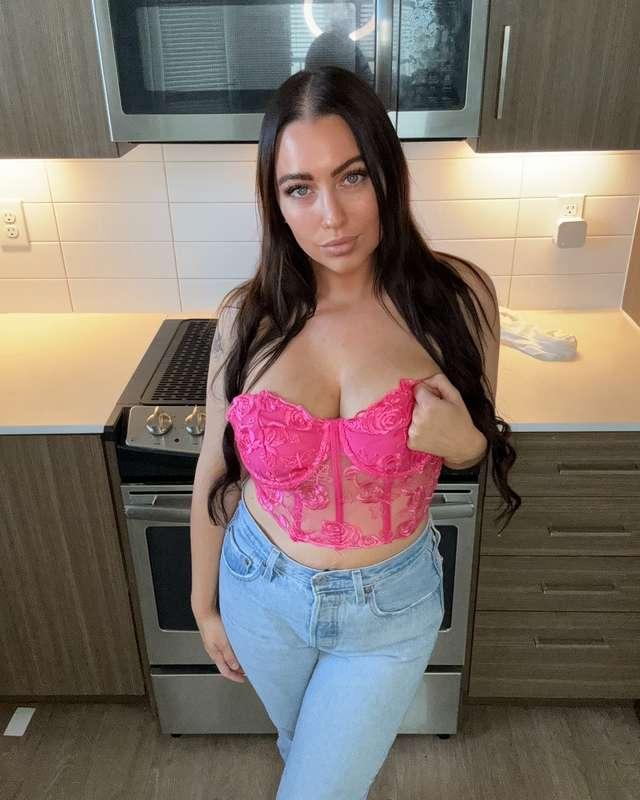 I’m feeling naughty today 😽