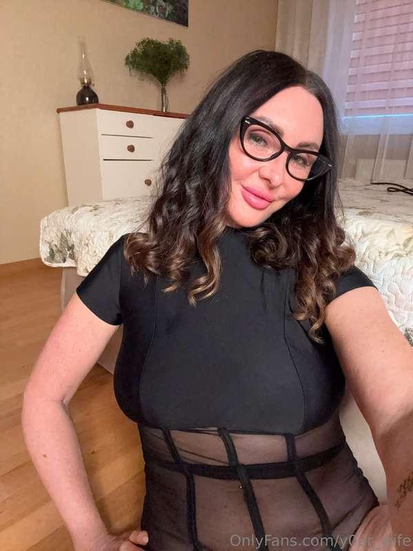 Got back from work a bit tired but happy 😋 Had lots of clien..