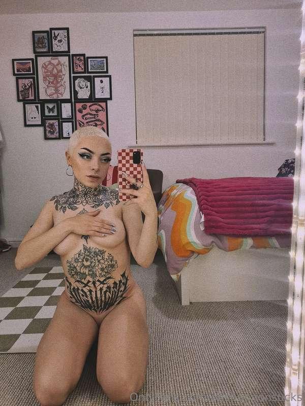 (I wish I looked like this atm)I am soooo ill and stuck at h..