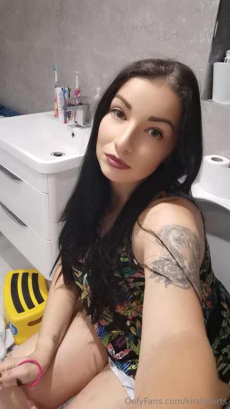 Nothing beats sitting on the bog after a hard day's work 😂