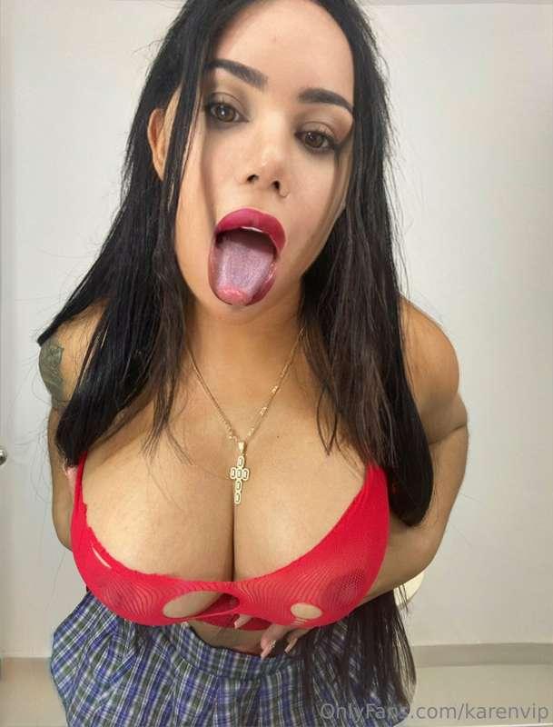 Dame tu lechita papi vamos hacemos sexting o video call 

Gi..