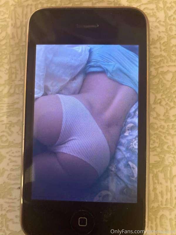 THIS IS MY 18 YEAR OLD ASS.
OMG.
(and then a pic of my ass t..