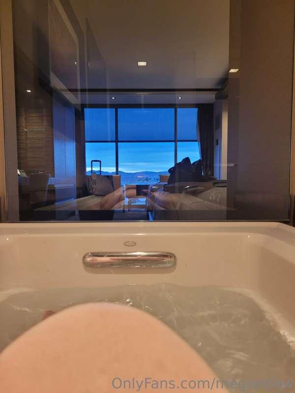 After yesterday's rigorous travel, I got to unwind in a big ..