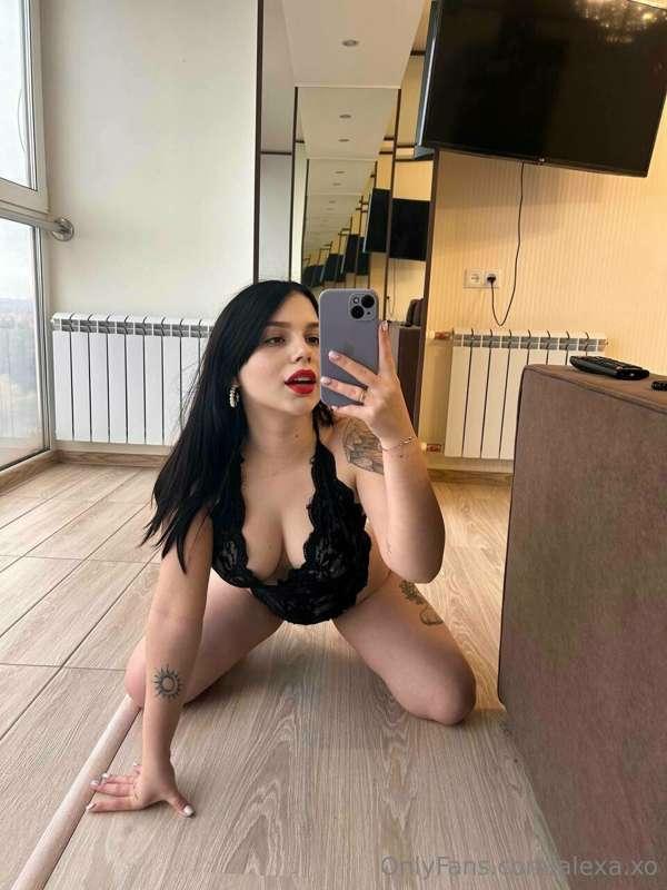 fucking in the living room sounds fun hehe🤭