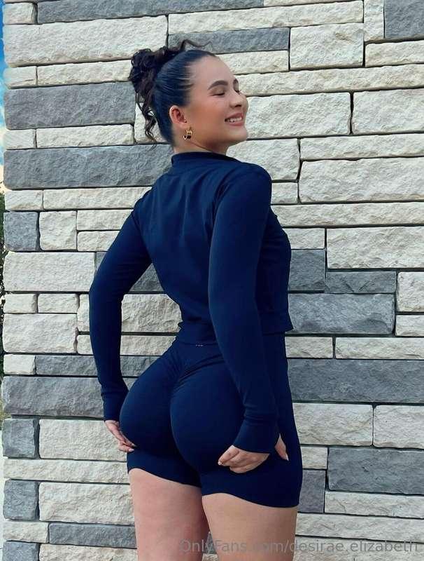 Help me stretch? 😁