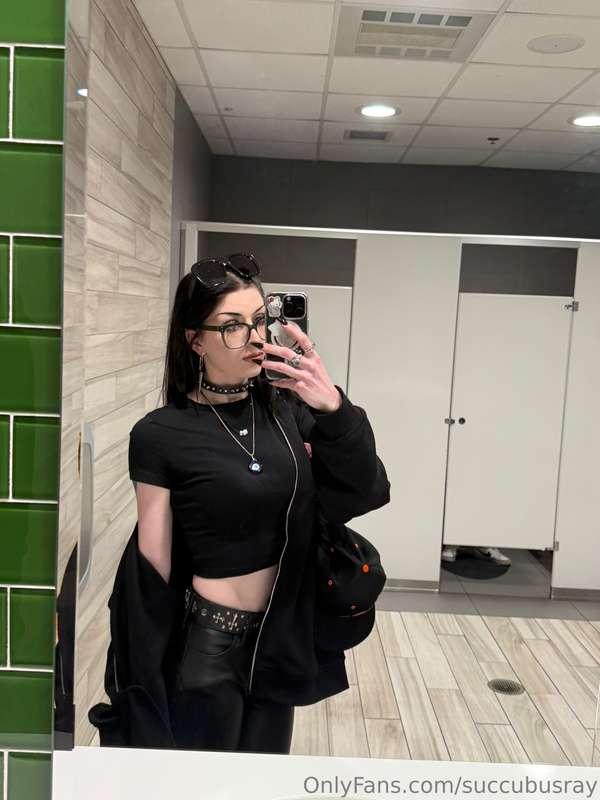 i'm either ur dream or ur lesson 