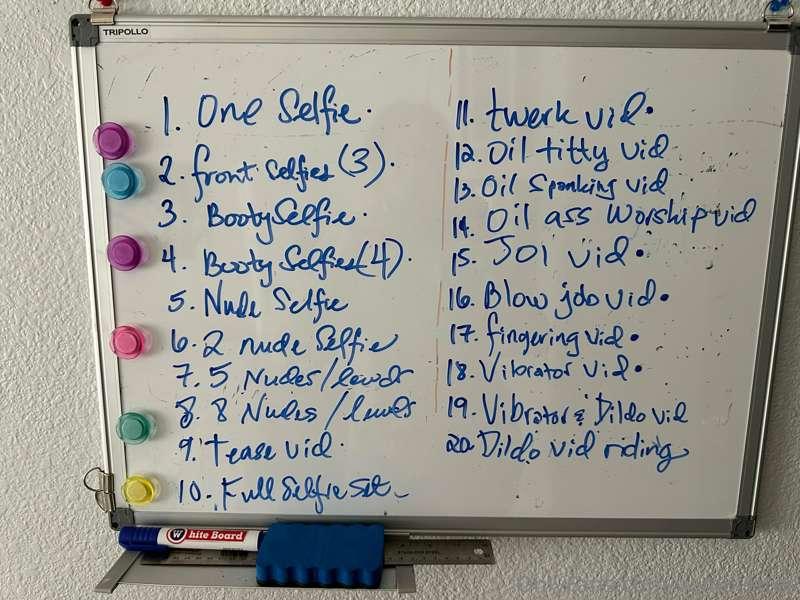 Just wanted to remind you all that my sexy DnD inspired game..