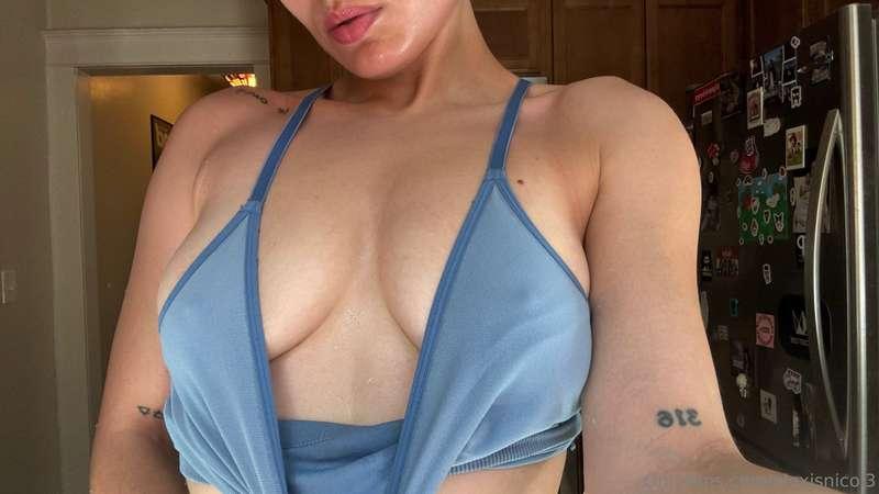 💧🍒💋