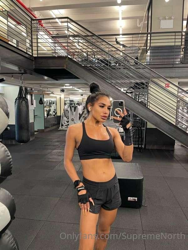 Workout is my secret to have a hot bod 🔥😜