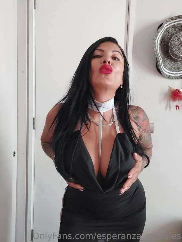 Que tal se me ve el vestido que me mando mi viejo pascuero 🤶..