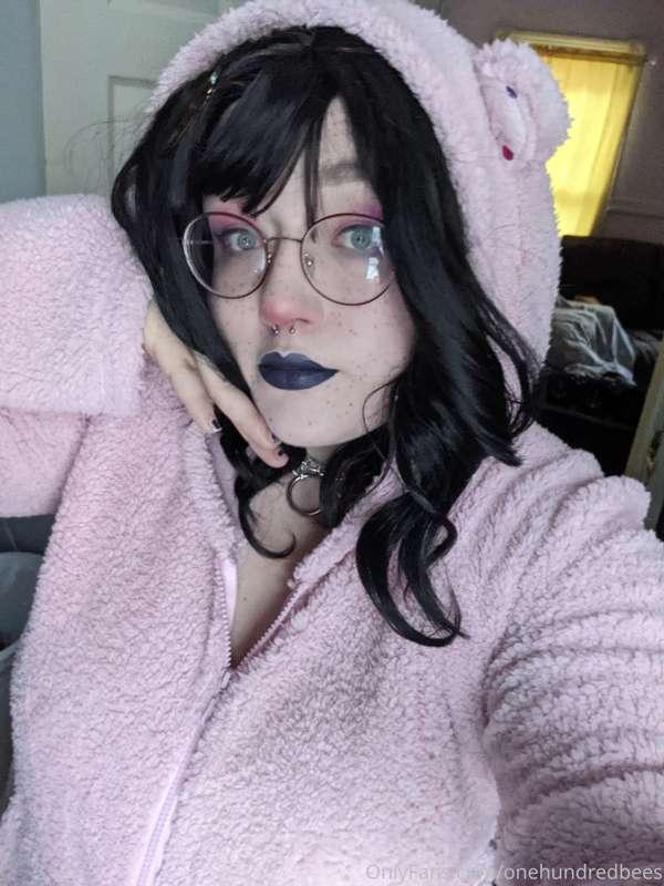 Anyone wanna sext with me? 🥺👉👈
DM me for rates 💦