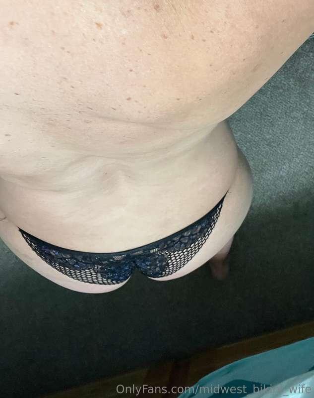 midwest_bikini_wife image #1