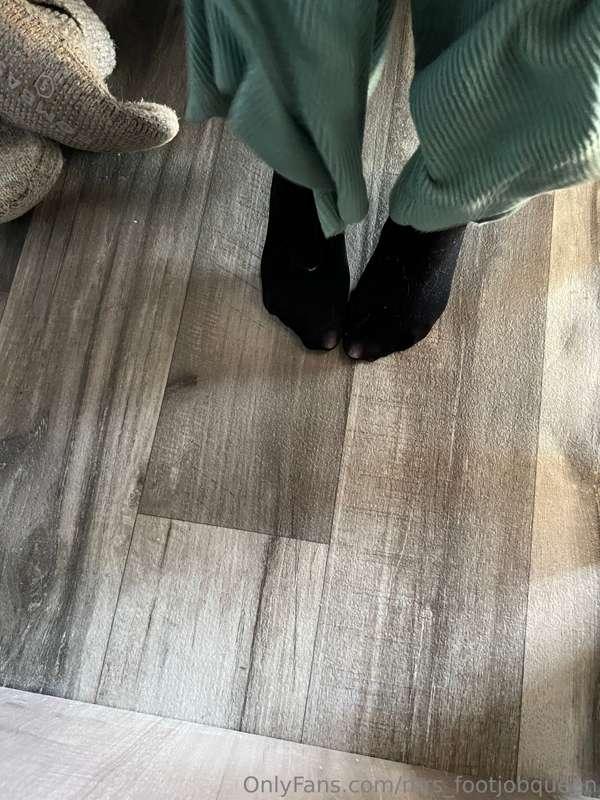 mrs_footjobqueen image #5