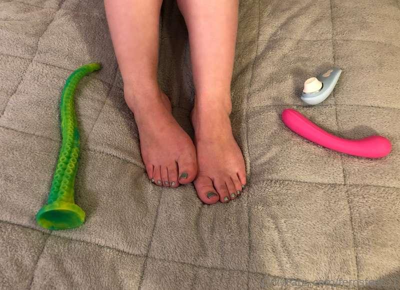 So what toy should I play with next?🍆💦