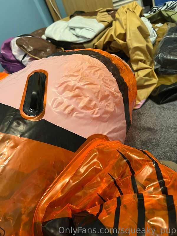 Inflatable nemo Fish, Head stretching, rough riding and popp..