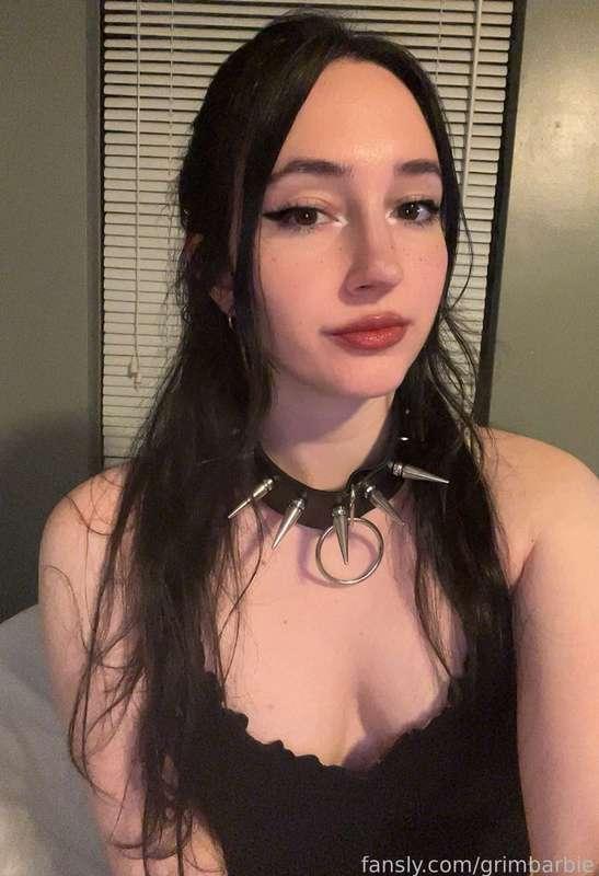 A bit more about me :p

#egirl #brunette #altgirl #smalltits #pawg #ass #bdsm #fyp #switch #domme #submissive