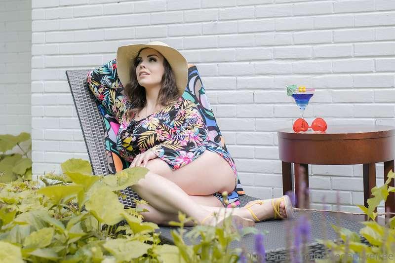 Get a FULLY NAKED version of this set either by unlocking th..