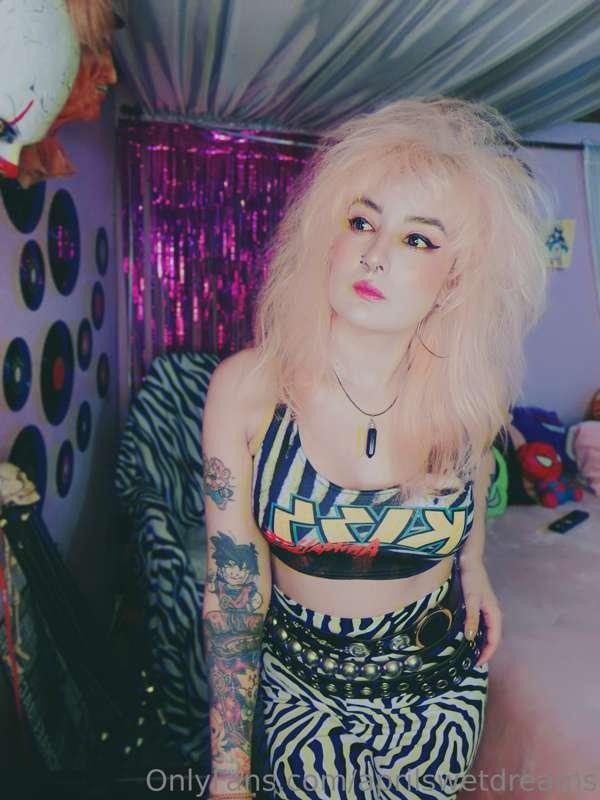 Do you like rock & roll babe? 🖤