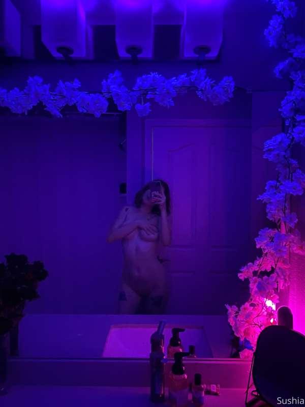 hey i’m in the process of redecorating my bathroom to be my ..
