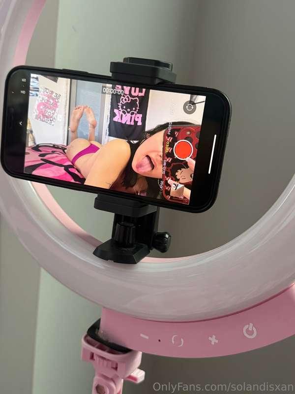 🤳🤳