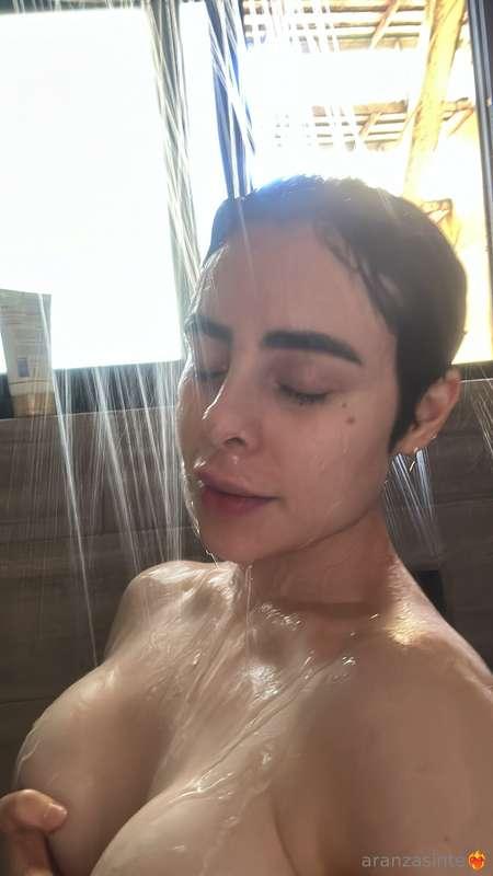<3