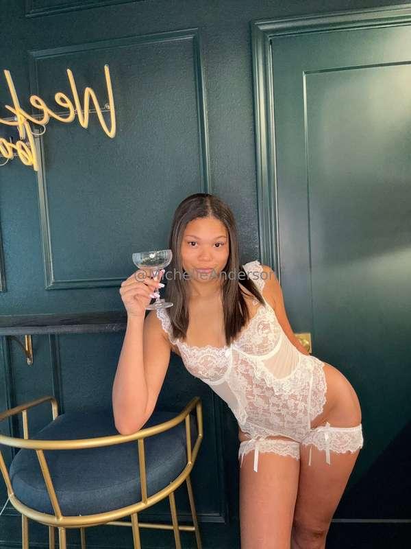 NEW SEX TAPE & PICTURE SET!!! Tip below and don’t miss out 🥵