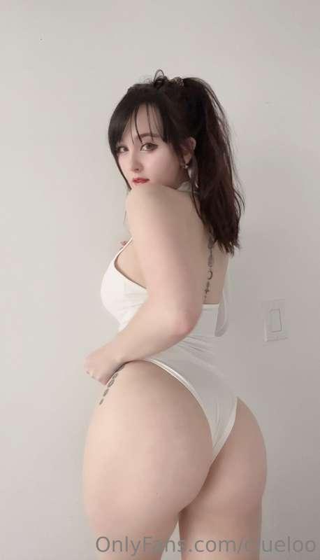 I’m back from twitch con🥰 what content should I create first..