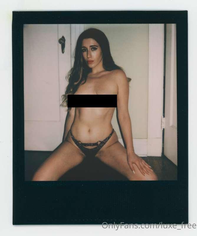 💖 *polaroid 4* 💖 **V-DAY POLAROID AUCTION** 💖 *link in bio t..