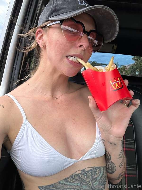 who doesn't love a Wcdonalds