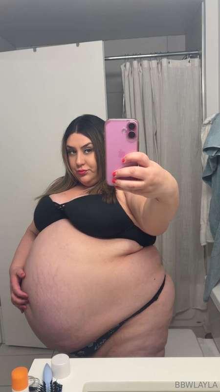 Bloated last night after all the food I had on my story 😮 no..