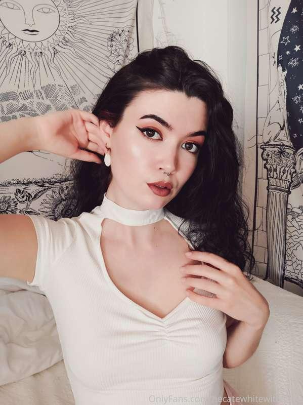 hecatewhitewitchfree image #1