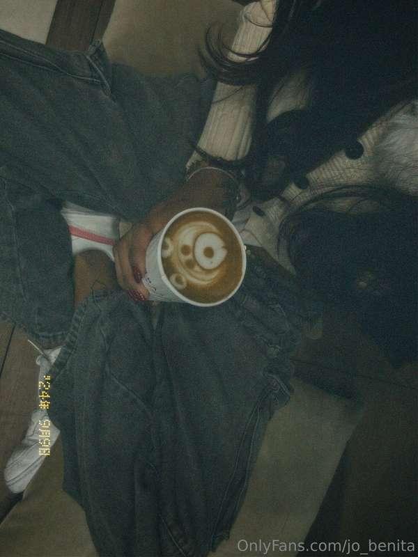 Such a cozy atmosphere sometimes all you need is warm conver..