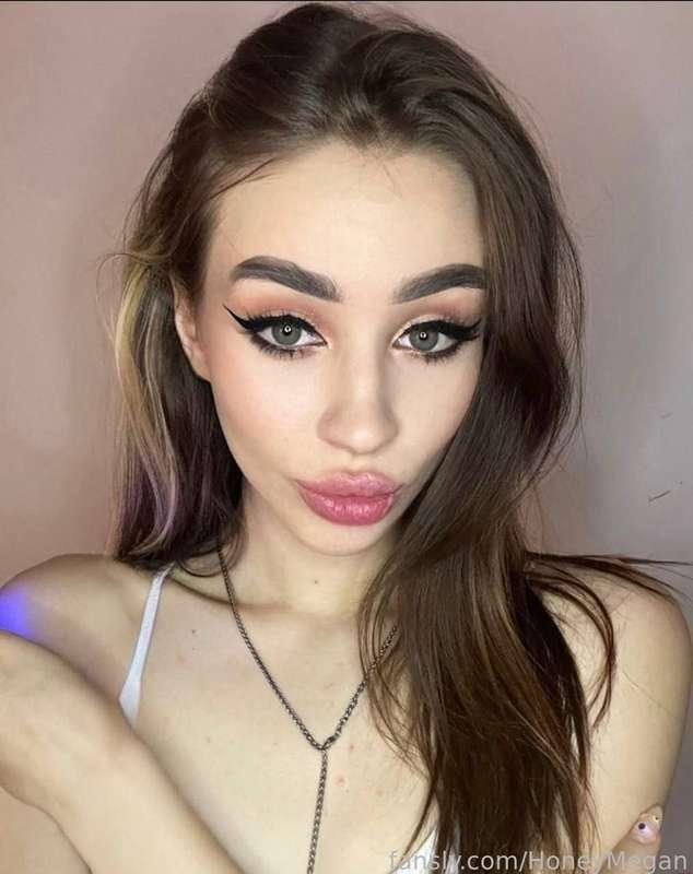 honeymegan image #0